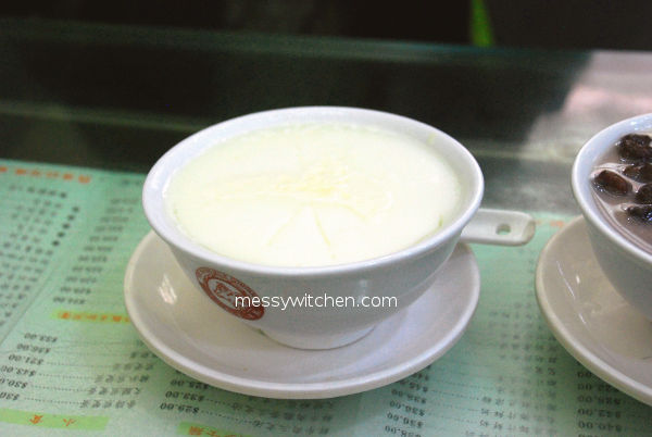 Hot Steamed Milk In Two Films @ Yee Shun Milk Company, Hong Kong